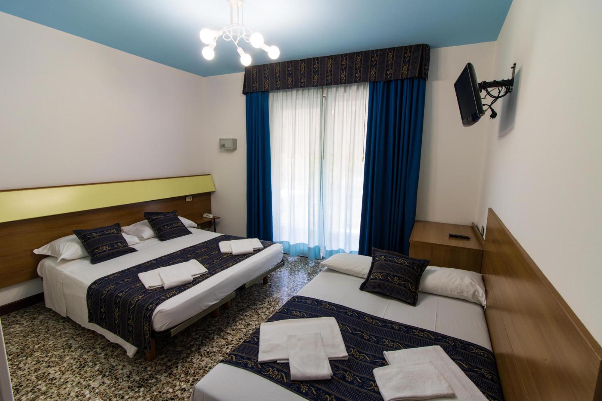 Hotel Bluecolors
